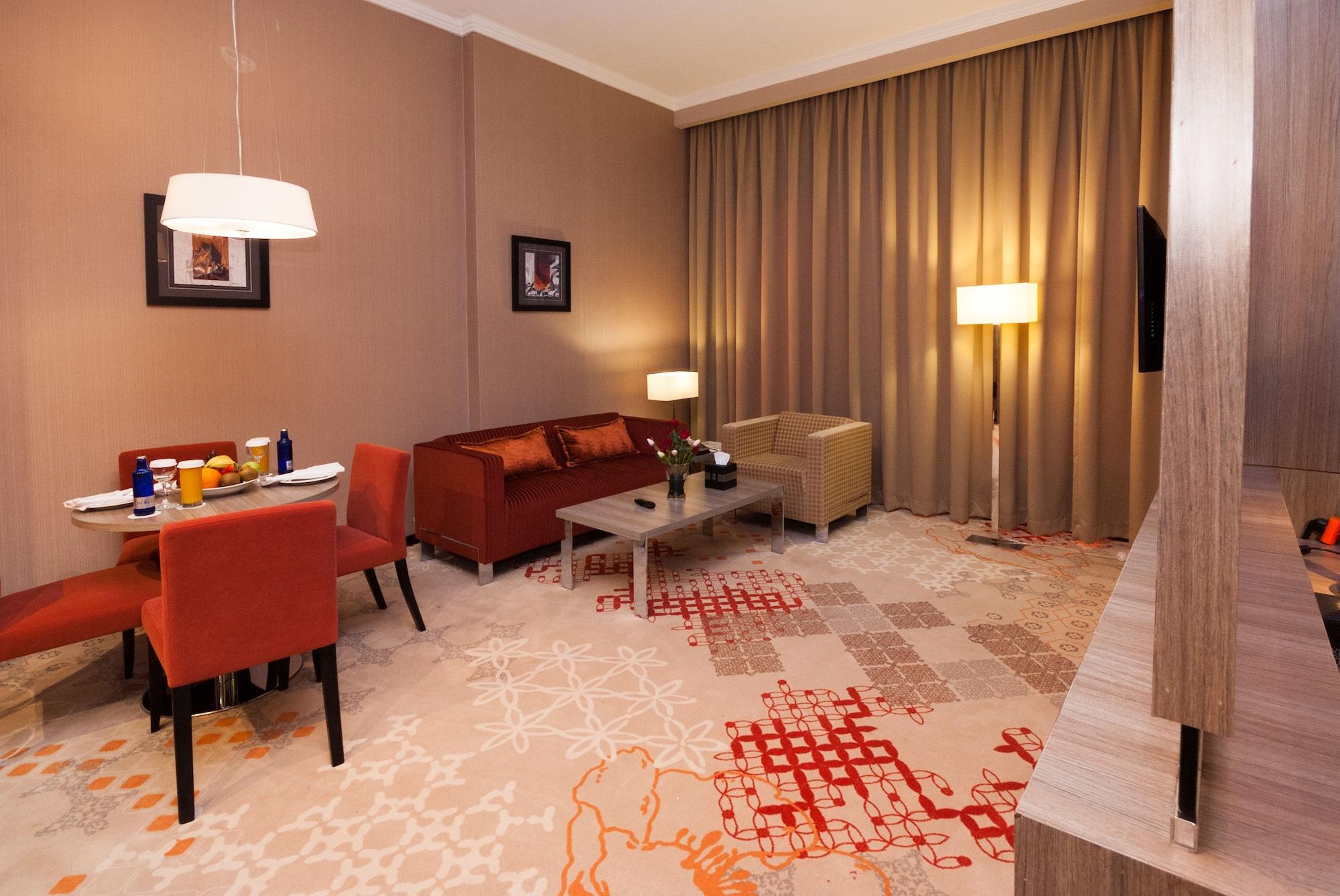 Mira Waterfront 3*